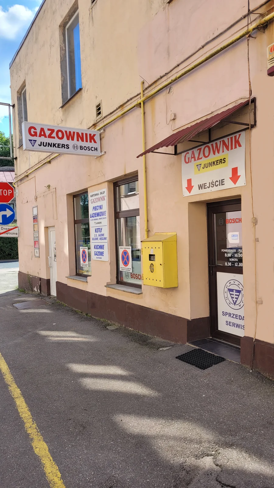 Wejście do sklepu Gazownik w Bielsku-Białej